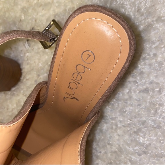 Size 7 Open Toed Heeled sandles - Picture 2 of 4